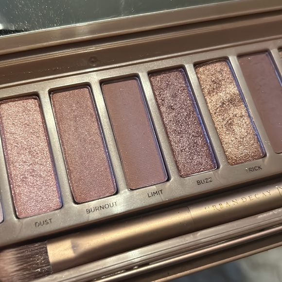 Urban Decay Naked 3 Palette - Picture 4 of 4